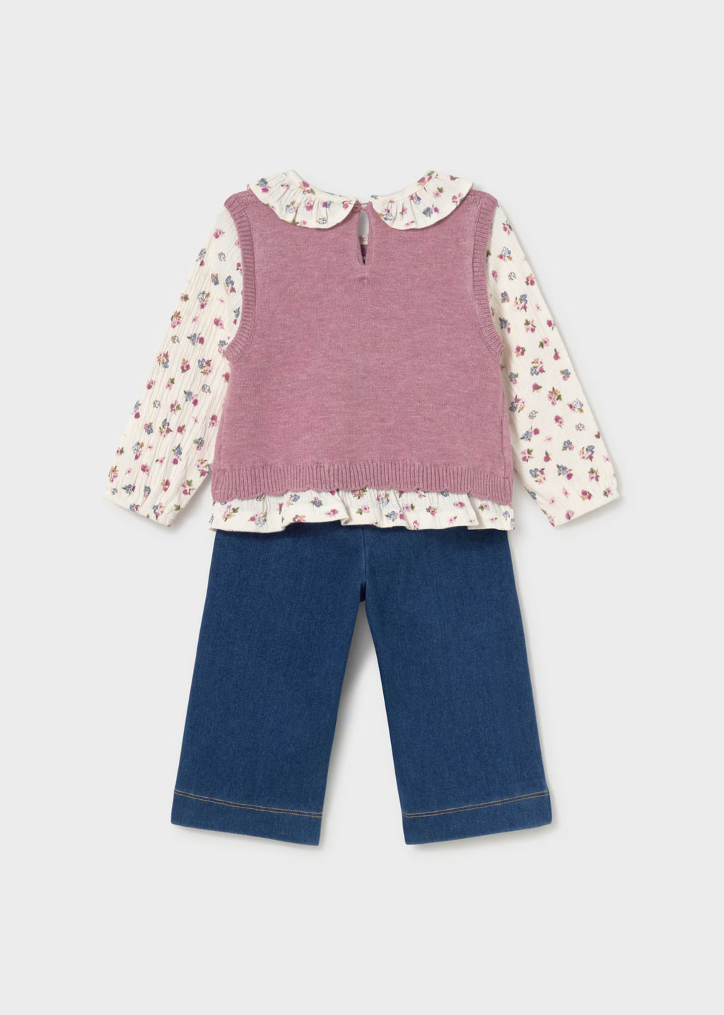 Conjunto pantalón y blusa con chaleco